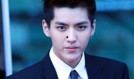 吴亦凡警告爆料女新闻